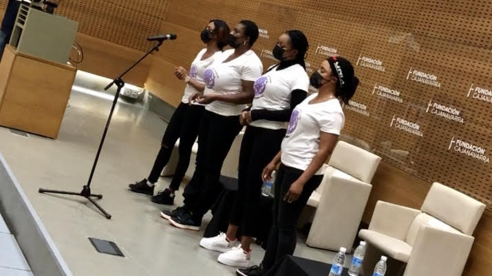4 de las poderosas cantan en el auditorio de Civican